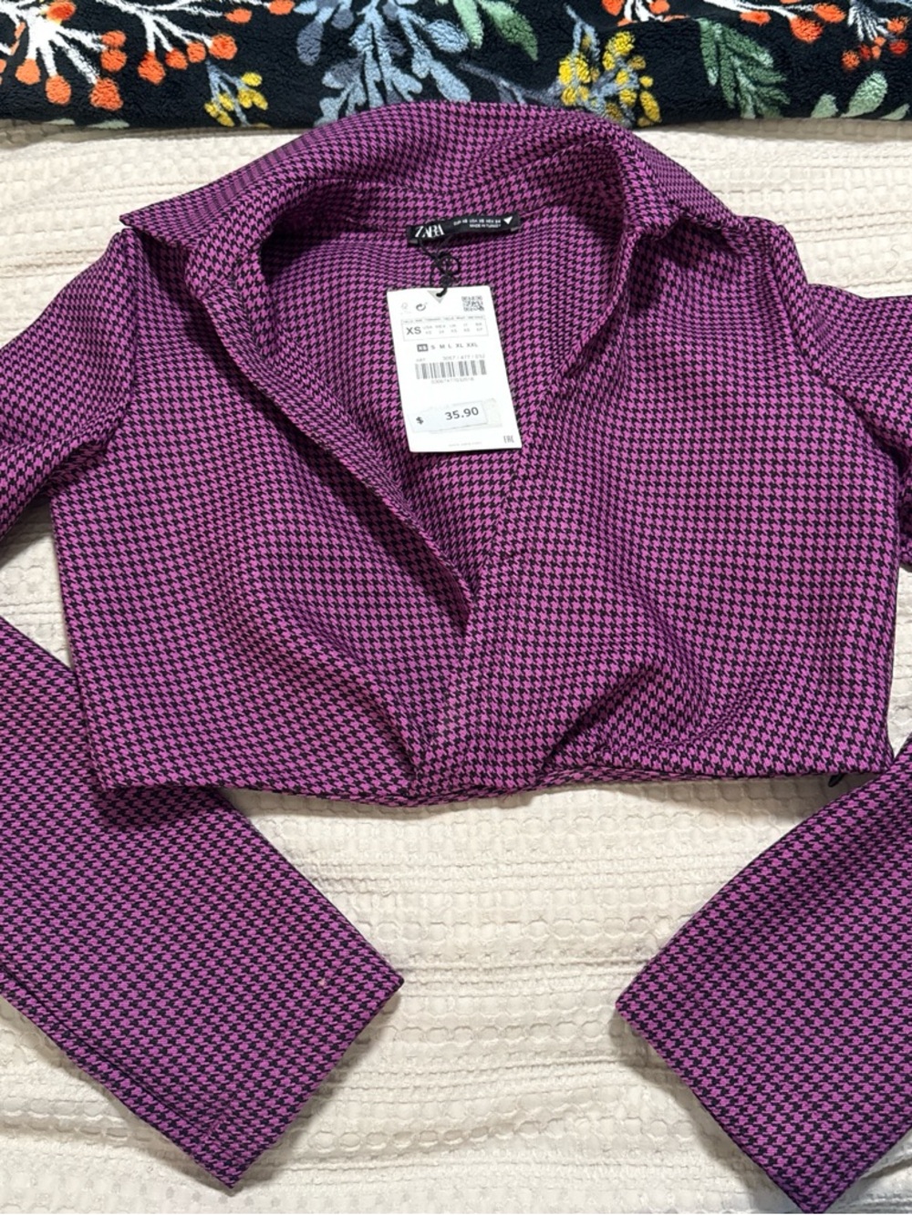 Zara Magenta and Black Houndstooth Cropped Button-Down Shirt